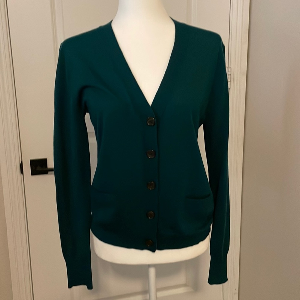 J Crew Merino Wool, V-Neck, 5-button cardigan, green, Size M NEW